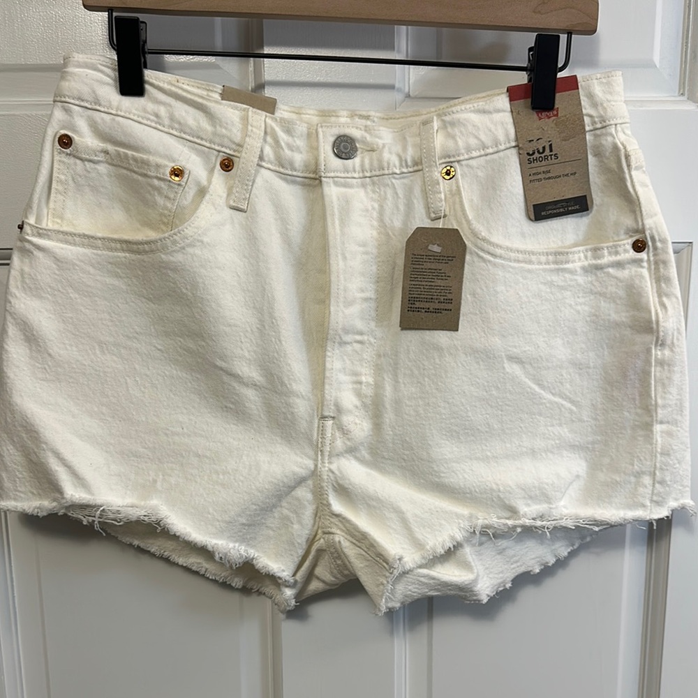 Women's White Levi’s Shorts